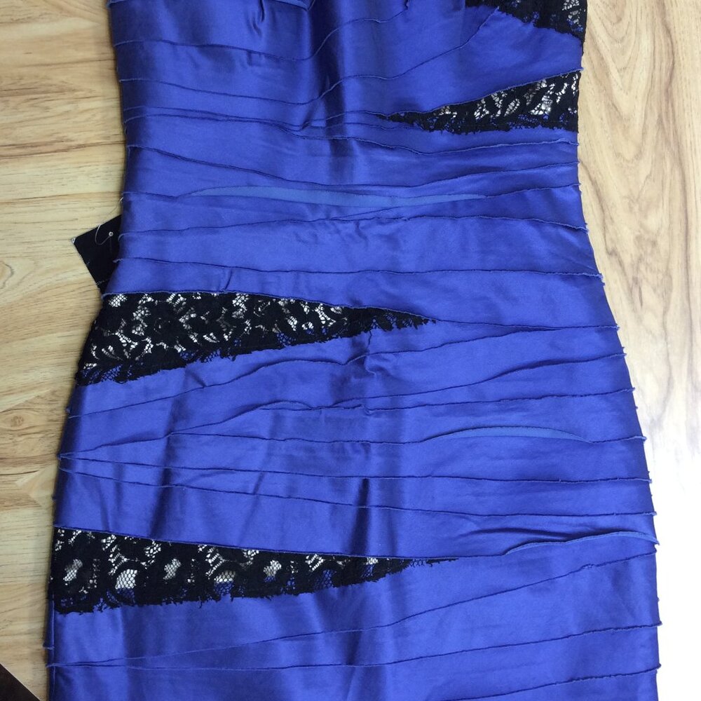 BRAND NEW Strapless  bebe Size Small short Carlita Dress